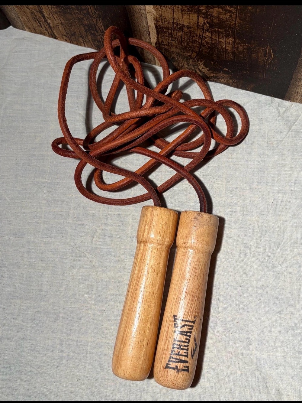 Everlast Wood Handle Jump Rope with Brown Leather Cord